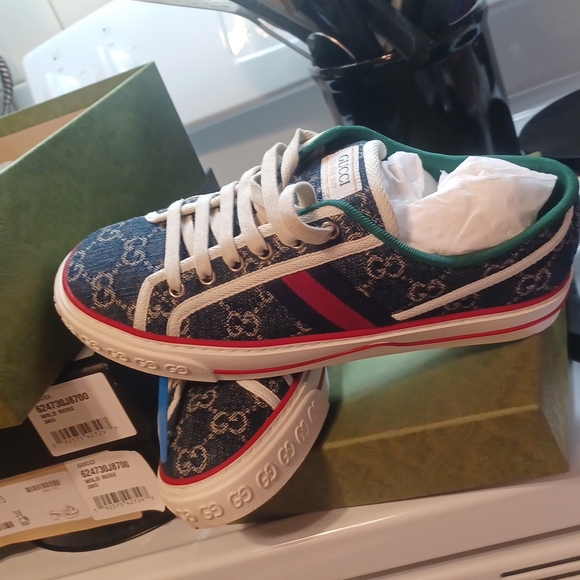 COPY - Authentic Gucci tennis - Picture 6 of 11